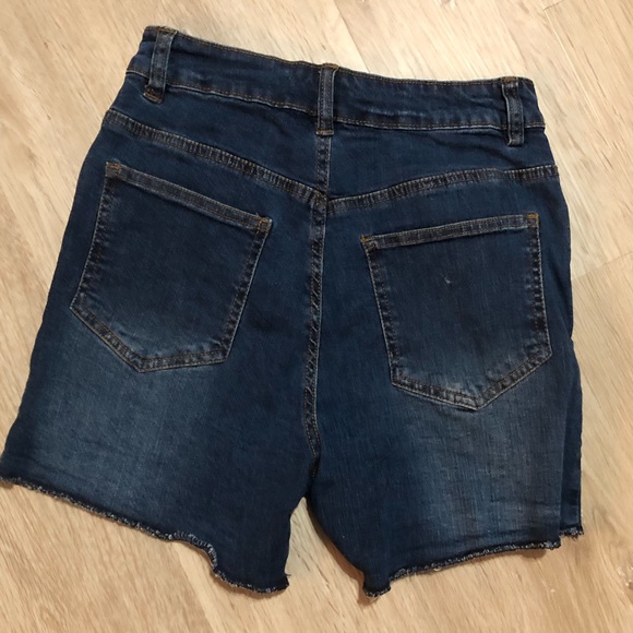 U2B high-rise mid-length jean shorts - Picture 2 of 2